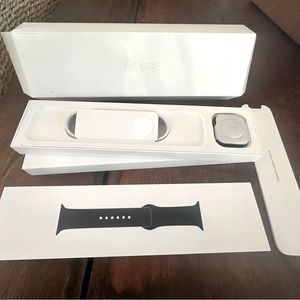 Apple Watch Series 6, charging cable, wristband. In original box! Good condition